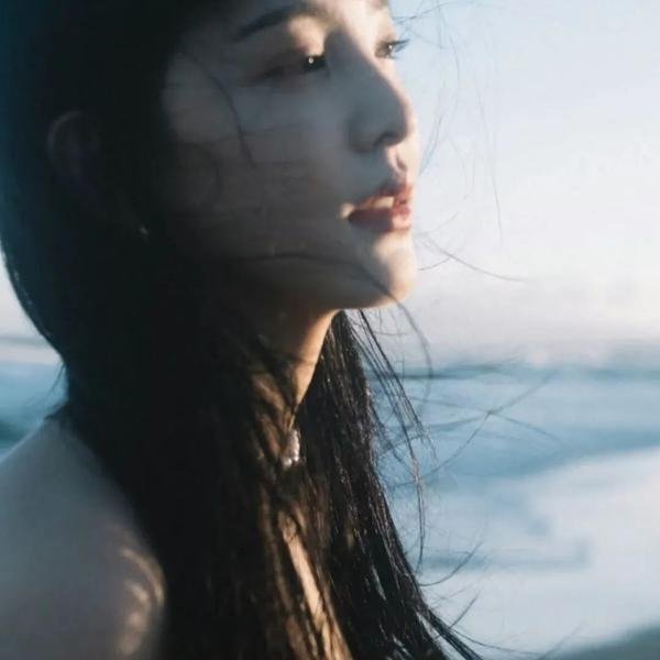远看是蔚蓝的春天